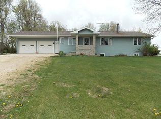 1854 Jonquil Ave, Hampton, IA 50441