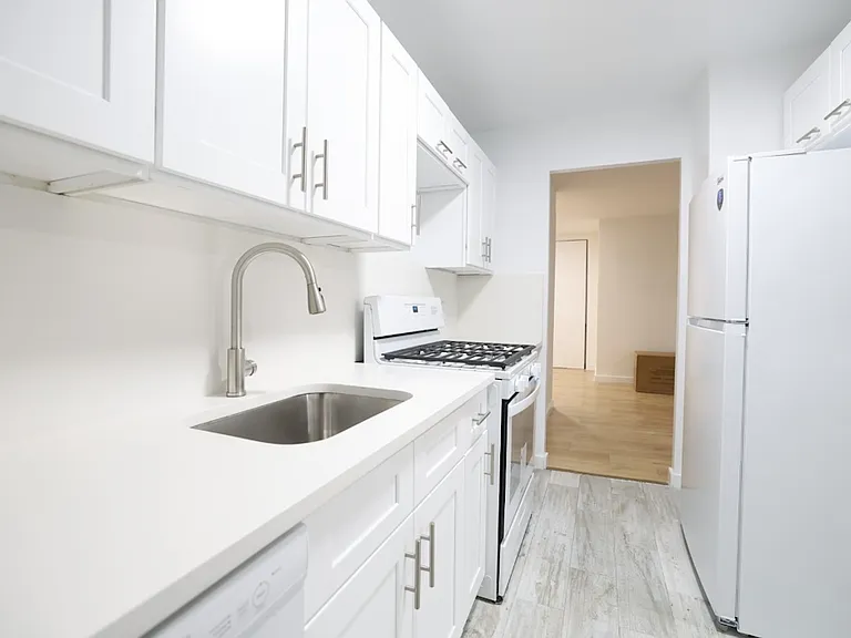 305 E 86th St #5GE — Photo 6