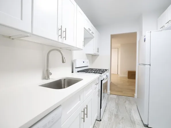 305 East 86th Street image 3 of 15