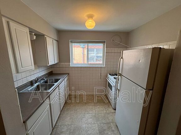 2nd image of 5309 Jamieson Ave #A