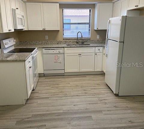 4th image of 305 Helena Ct