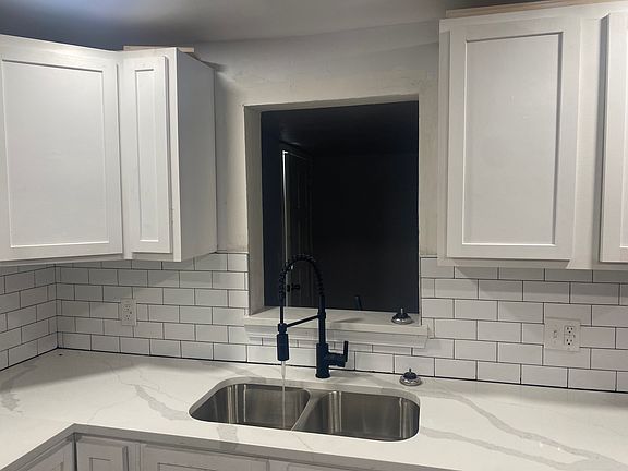 4th image of 12621 NE 38th St