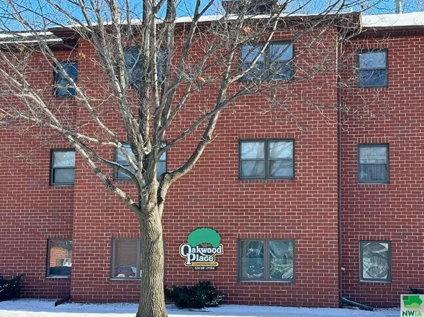 1317 Seneca St APT 307, Storm Lake, IA 50588