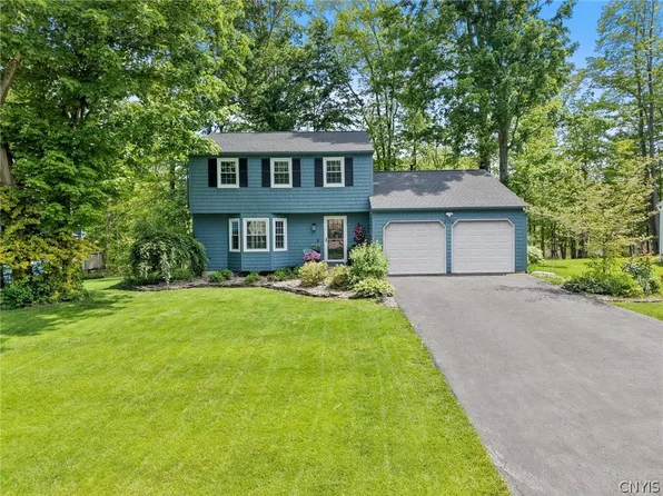 3180 Reston Dr, Baldwinsville, NY 13027