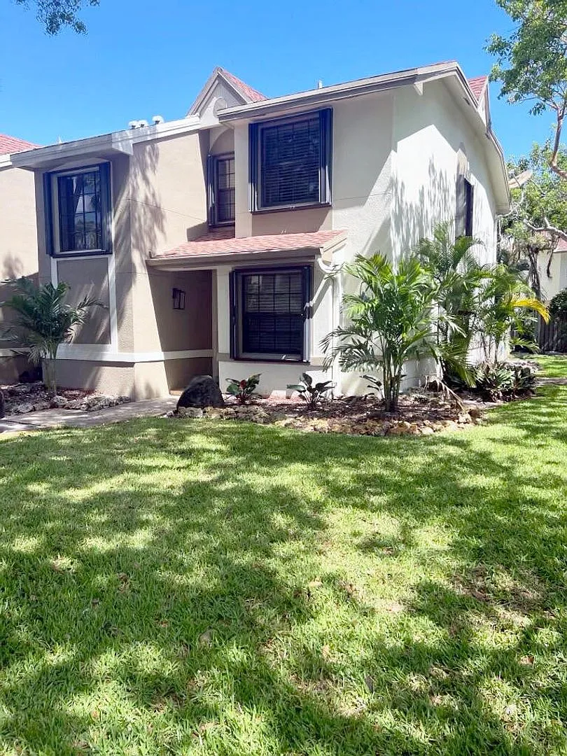 235 City View Dr #235 Fort Lauderdale, Fl 33311 — Photo 1