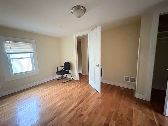 5th image of 93 Elliott St #93