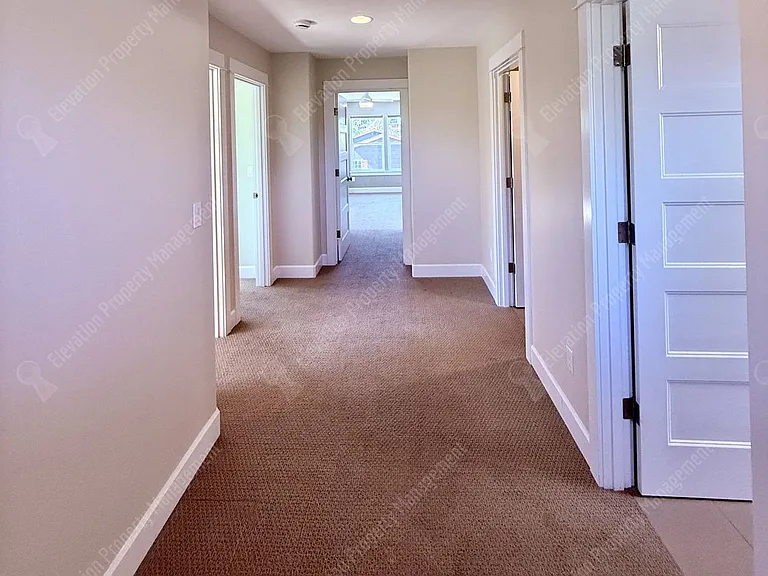 790 NE Isabella Ln — Photo 10