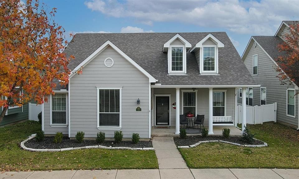 1st image of 960 Foxgrove Ln