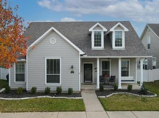 960 Foxgrove Ln, Aubrey, TX 76227