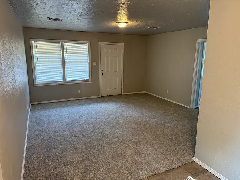 400 W Johnson St — Photo 15
