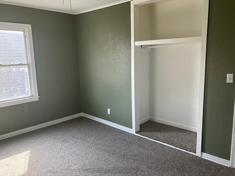 1821 S Armstrong Ave — Photo 4