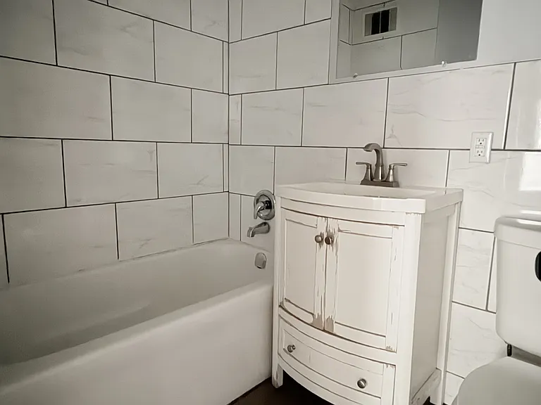 524 Pitt St W #104 — Photo 6