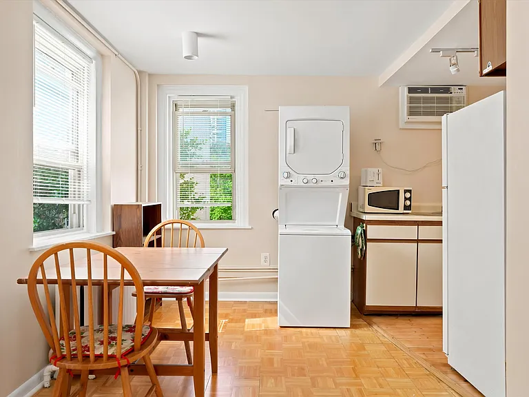 715 Pine St #2 — Photo 13