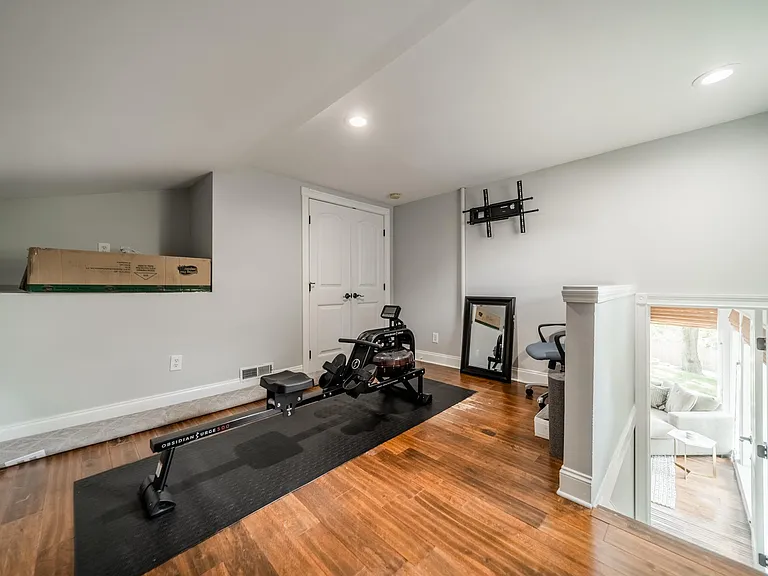 3147 Windsor Dr — Photo 8
