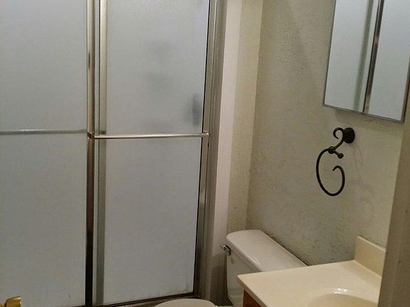 4th image of 3413 Teckla Blvd
