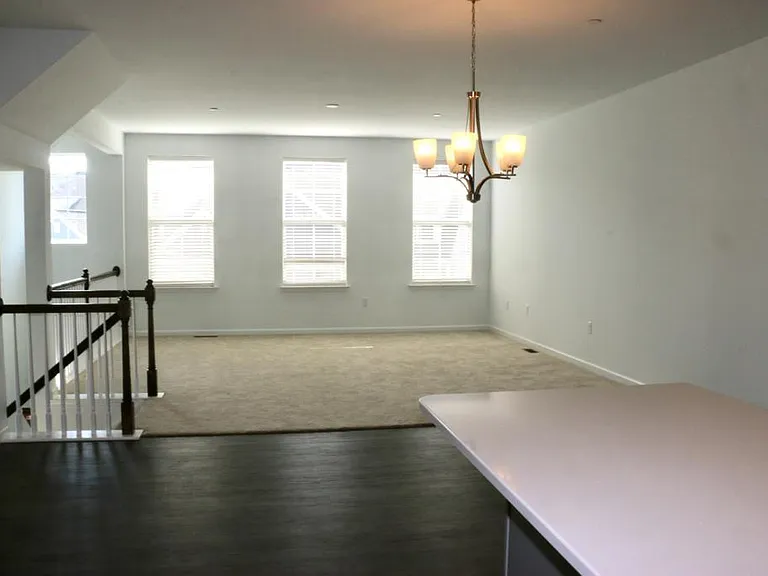 1815 Shady Ln — Photo 4