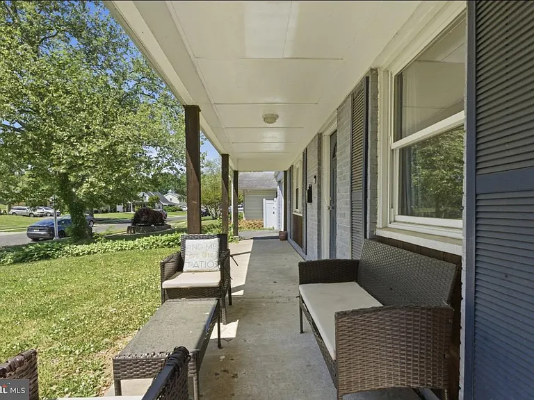 19 Earnshaw Ln — Photo 3