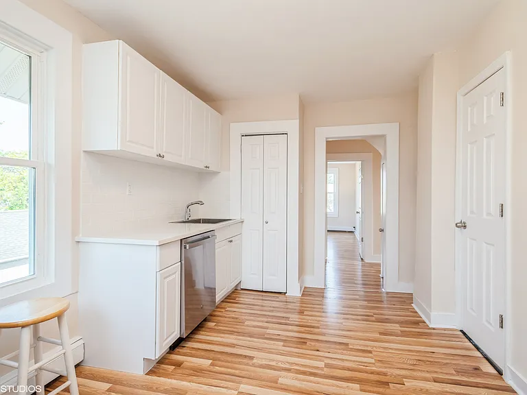 118 Joline Ave #2 — Photo 4