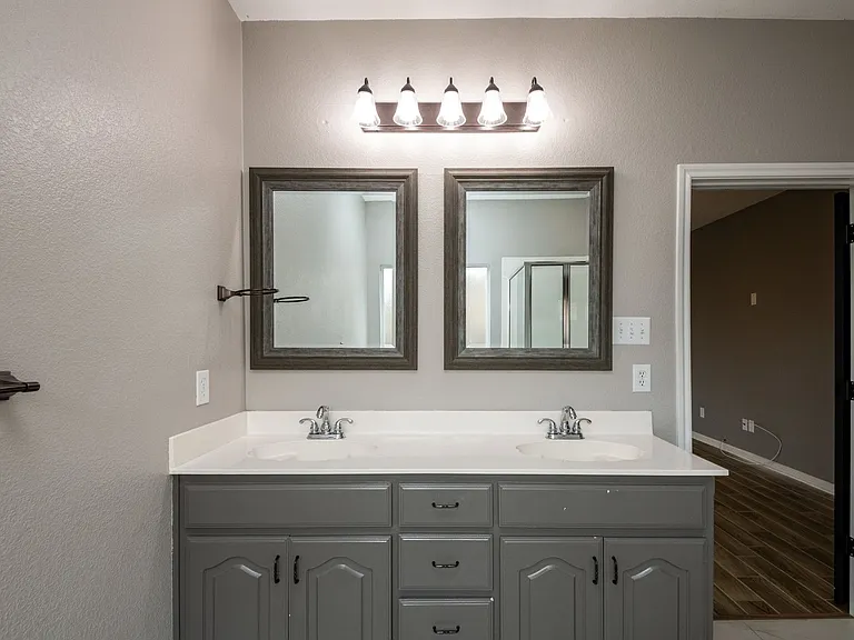 9125 Vineyard Ln — Photo 12