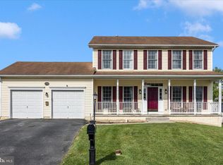 13556 Halifax Dr, Hagerstown, MD 21742