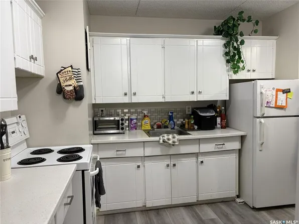 UNIT 104-550 Laurier STREET, Moose Jaw, SK S6H 6X6