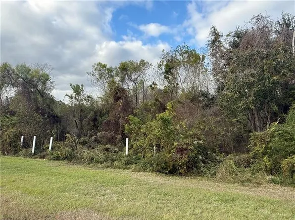Creedmoor Dr, Saint Bernard, LA 70085