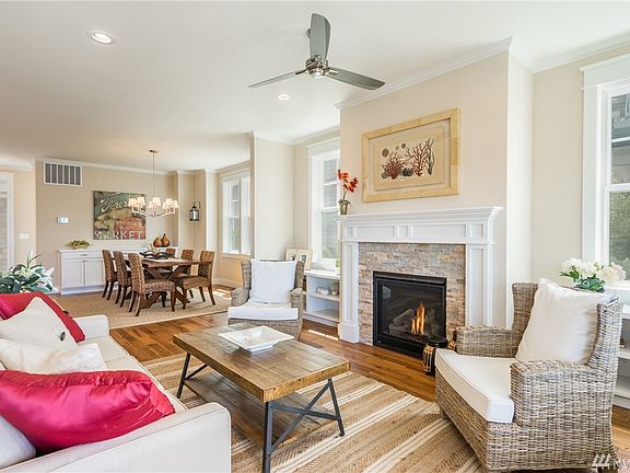 Open concept living, dining and kitchen.