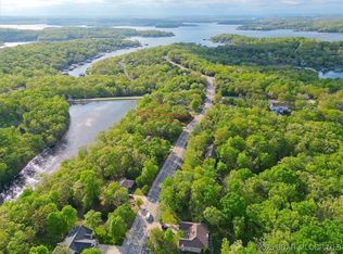109 Kays Point Rd, Lake Ozark, MO 65049