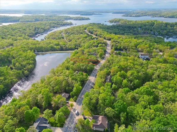 109 Kays Point Rd, Lake Ozark, MO 65049