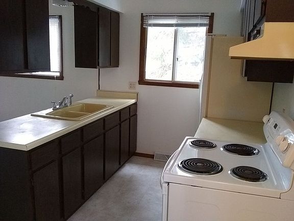4th image of 3120 W Thurston Ave