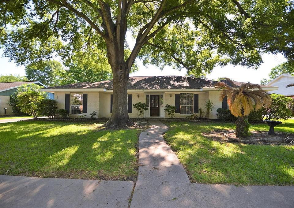 1st image of 15319 Baybrook Dr