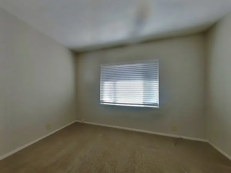 576 Laurel St — Photo 7