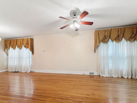 5th image of 4616 N Lowell Ave