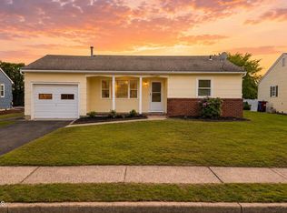 27 Norfolk Drive, Toms River, NJ 08757