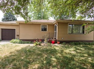 1088 Hawthorne Ln, Kankakee, IL 60901