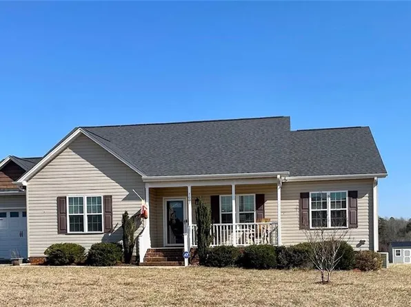 7007 Rock Pointe Pl, Liberty, NC 27298