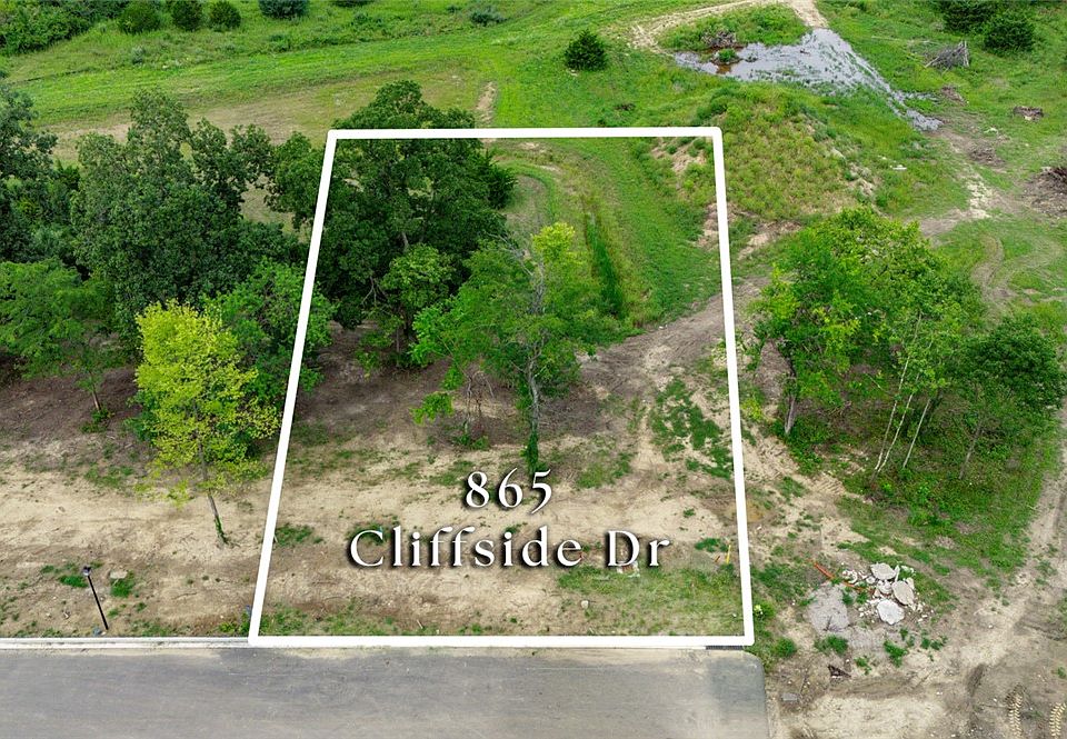 1st image of 865 Cliffside Dr