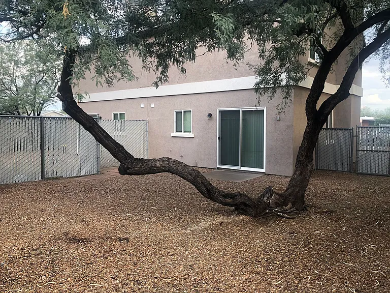 130 E Mills Dr #3 — Photo 30