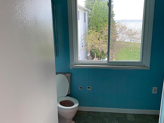 4th image of 37252 Jefferson Ave APT 4