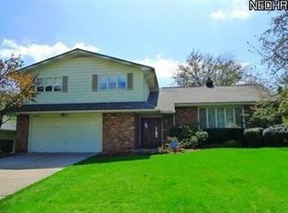 25000 Wimbledon Rd, Beachwood, OH 44122