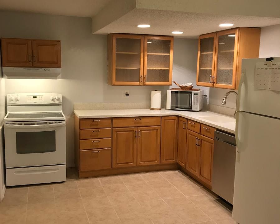 Private Full Kitchen