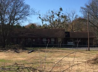 715 Truman Creek Rd, West Point, MS 39773