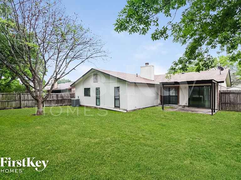 7527 Lincoln Village Dr — Photo 18