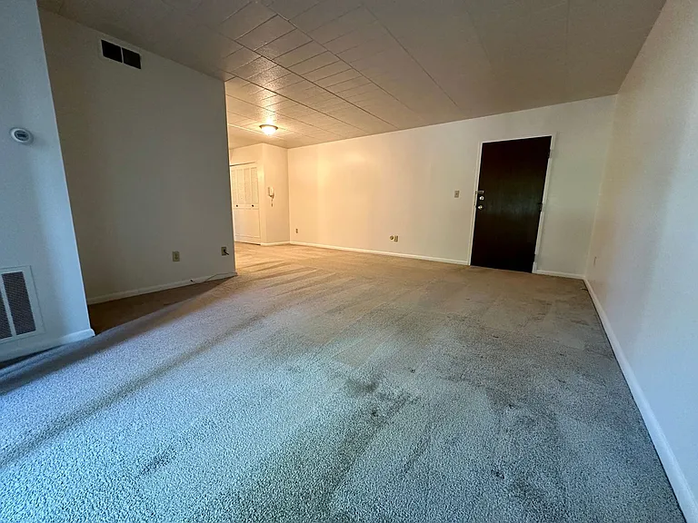 360 Maryland Ave — Photo 135