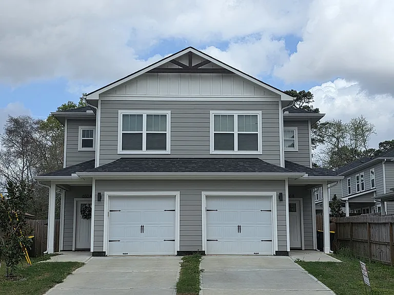 650 Everett St #A/B — Photo 1