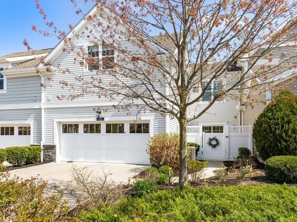 159 Hms Stayner Dr #159, Hingham, MA 02043