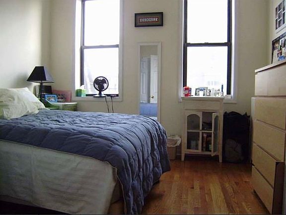 2nd image of 114 E 1st St APT 21A