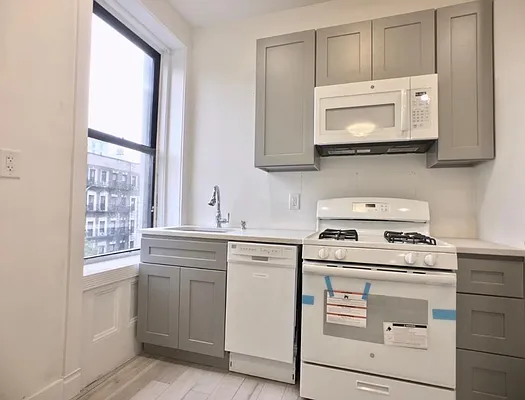 Rented by Sovereign Associates | media 18