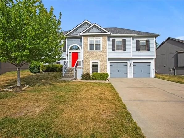 1416 Duncan Dr, Liberty, MO 64068