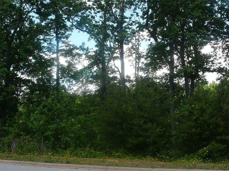 2nd image of 114 Sorrento Dr